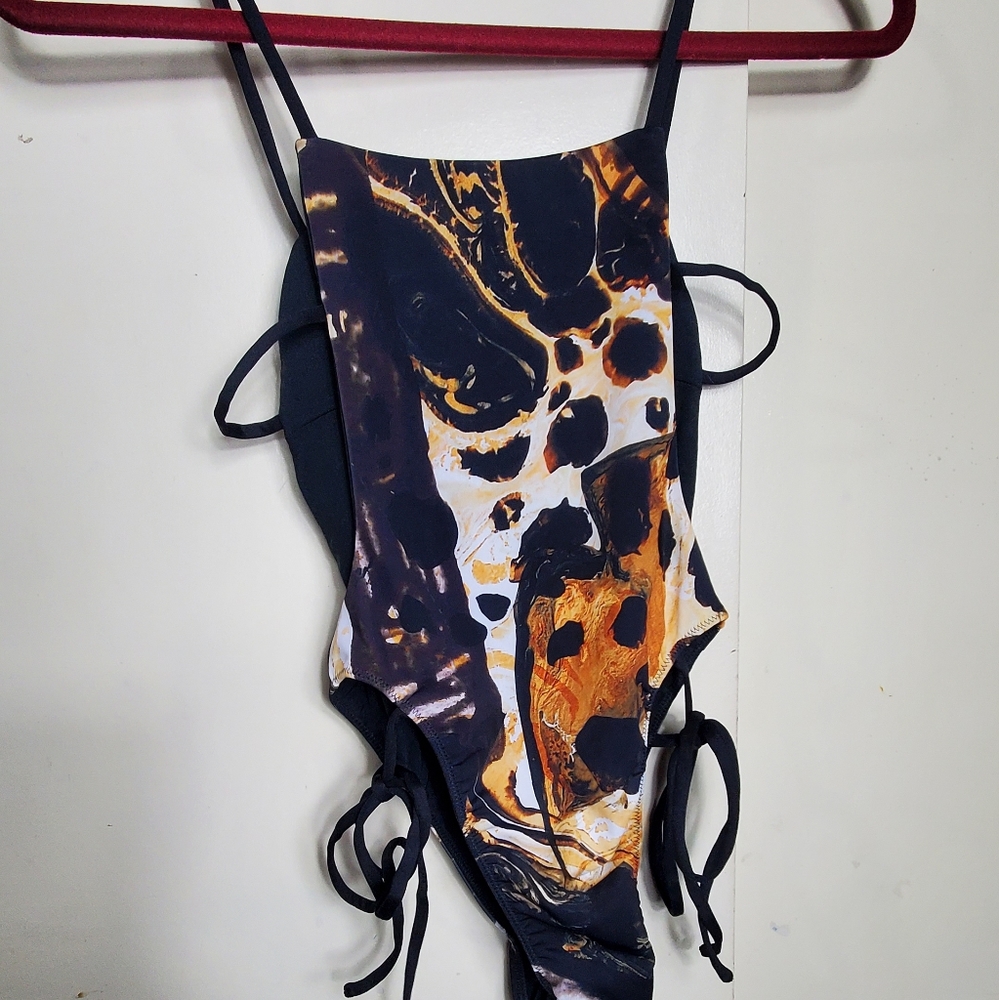 Beautiful bikini - Picture 11 of 11